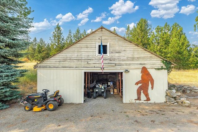 8410 W Valley Rd, Clayton, WA 99110