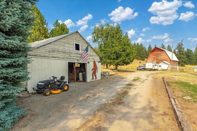 8410 W Valley Rd, Clayton, WA 99110