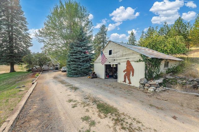 8410 W Valley Rd, Clayton, WA 99110