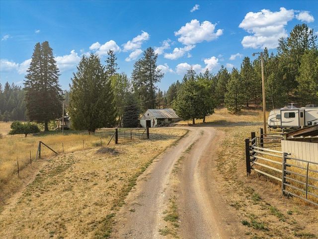8410 W Valley Rd, Clayton, WA 99110