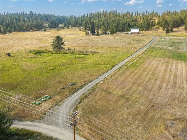 8410 W Valley Rd, Clayton, WA 99110