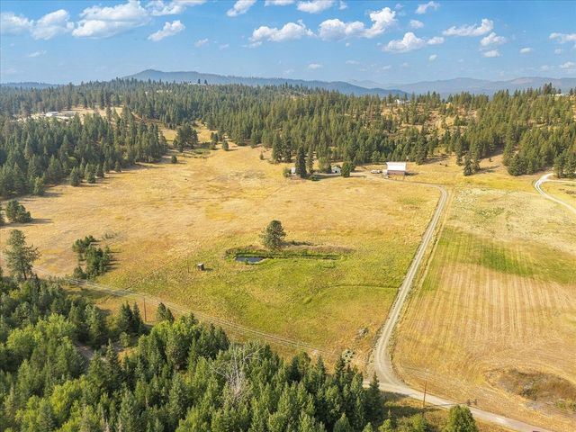 8410 W Valley Rd, Clayton, WA 99110