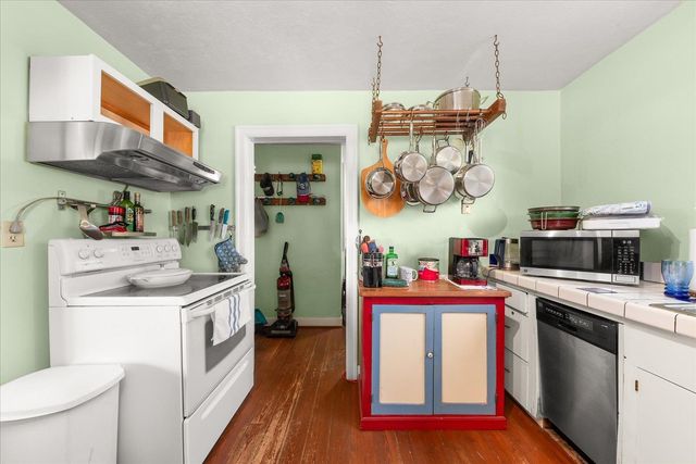 8410 W Valley Rd, Clayton, WA 99110