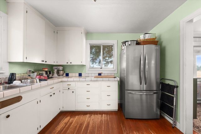 8410 W Valley Rd, Clayton, WA 99110