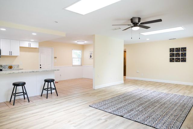 5994 Jeanine Dr, Sacramento, CA 95842