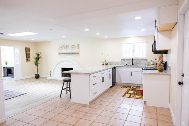 5994 Jeanine Dr, Sacramento, CA 95842