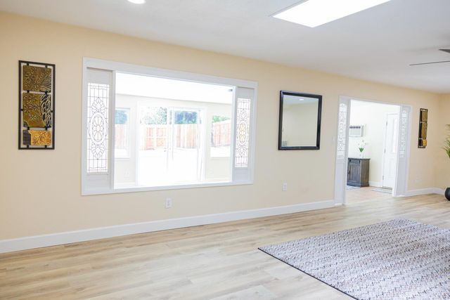 5994 Jeanine Dr, Sacramento, CA 95842
