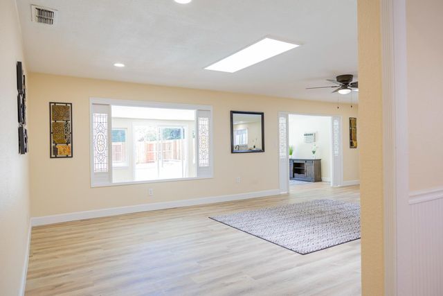 5994 Jeanine Dr, Sacramento, CA 95842
