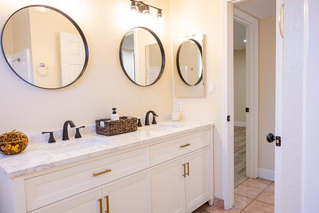5994 Jeanine Dr, Sacramento, CA 95842