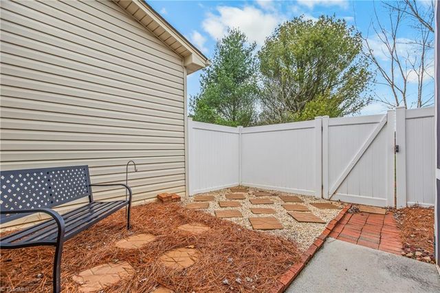 111 N Wentworth Drive, Mocksville, NC 27028