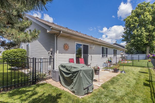 26321 S Magnolia Lane, Channahon, IL 60410