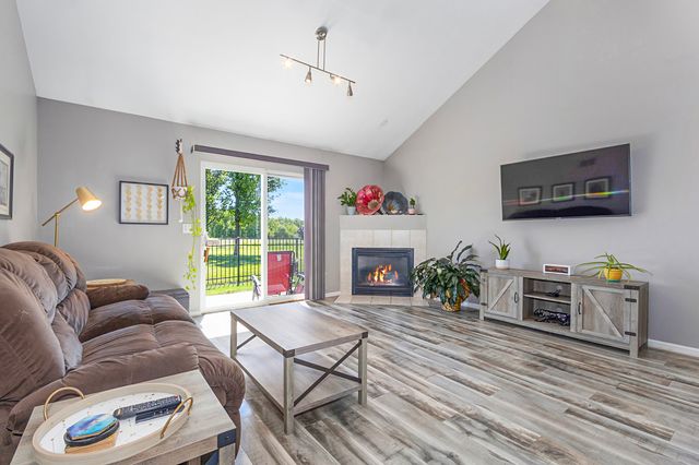 26321 S Magnolia Lane, Channahon, IL 60410