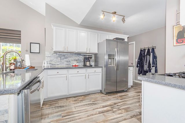 26321 S Magnolia Lane, Channahon, IL 60410