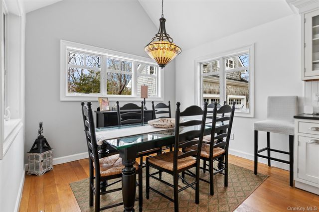 10 Foxboro Road, East Quogue, NY 11946