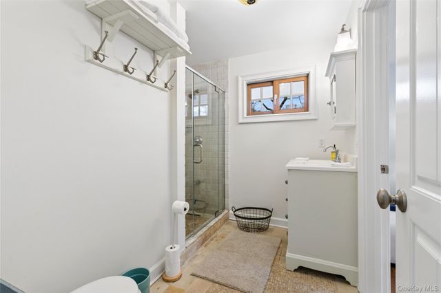 10 Foxboro Road, East Quogue, NY 11946