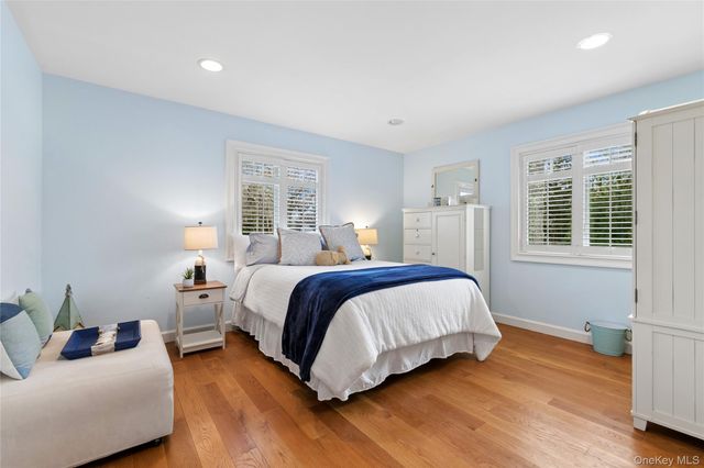 10 Foxboro Road, East Quogue, NY 11946