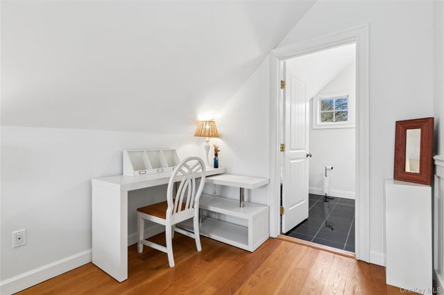 10 Foxboro Road, East Quogue, NY 11946