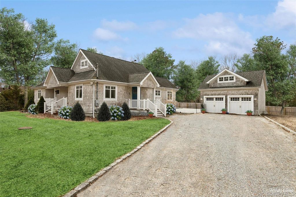 10 Foxboro Road, East Quogue, NY 11946