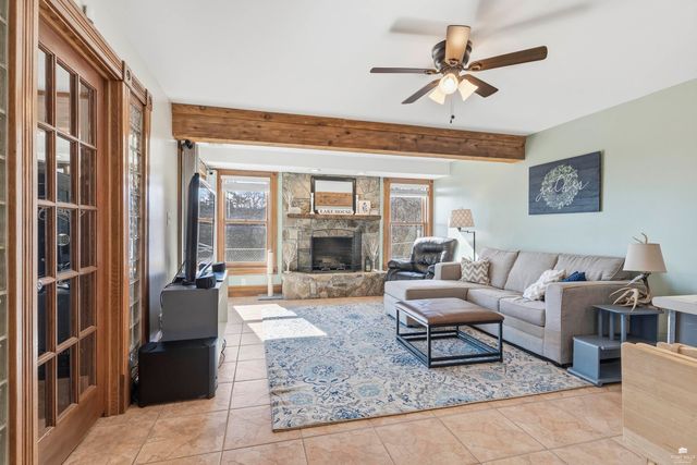 3215 Driftwood Drive, Manhattan, KS 66503