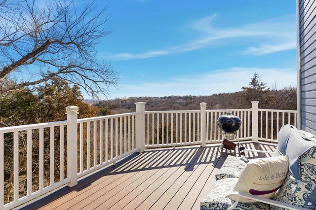 3215 Driftwood Drive, Manhattan, KS 66503