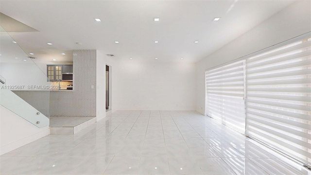 8212 NW 8th Pl 2, Plantation, FL 33324