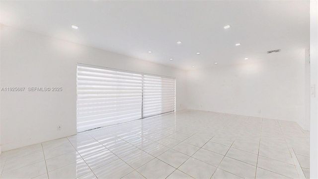 8212 NW 8th Pl 2, Plantation, FL 33324