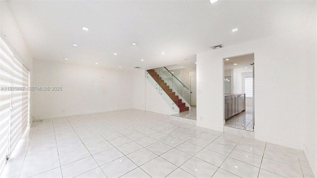 8212 NW 8th Pl 2, Plantation, FL 33324