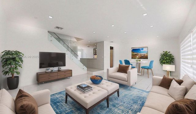 8212 NW 8th Pl 2, Plantation, FL 33324