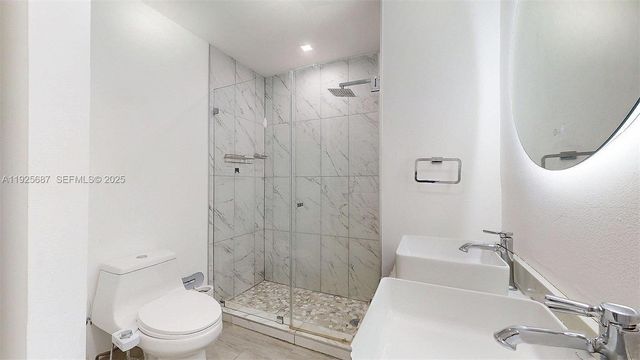 8212 NW 8th Pl 2, Plantation, FL 33324