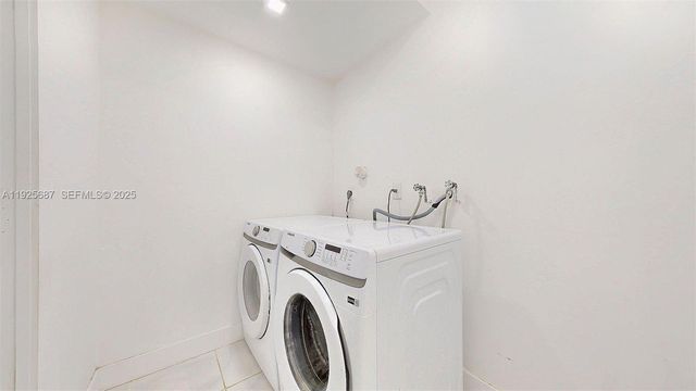 8212 NW 8th Pl 2, Plantation, FL 33324