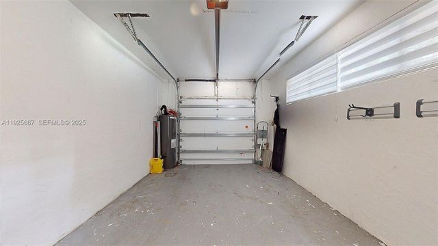 8212 NW 8th Pl 2, Plantation, FL 33324