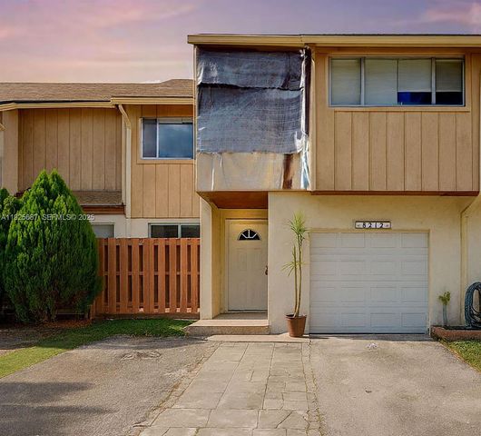 8212 NW 8th Pl 2, Plantation, FL 33324