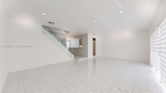 8212 NW 8th Pl 2, Plantation, FL 33324