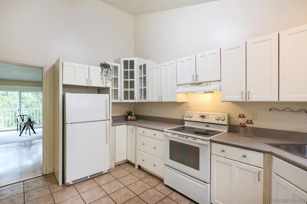 Image 19 of property listing at 7700 Parkway Dr Unit 2, La Mesa, CA 91942