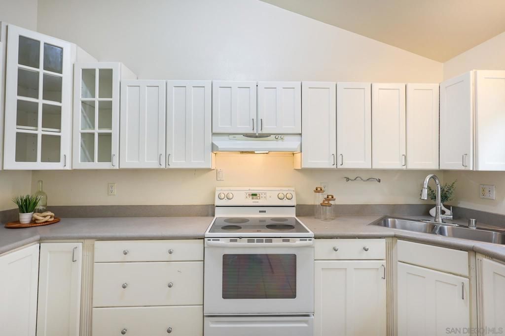 Image 20 of property listing at 7700 Parkway Dr Unit 2, La Mesa, CA 91942