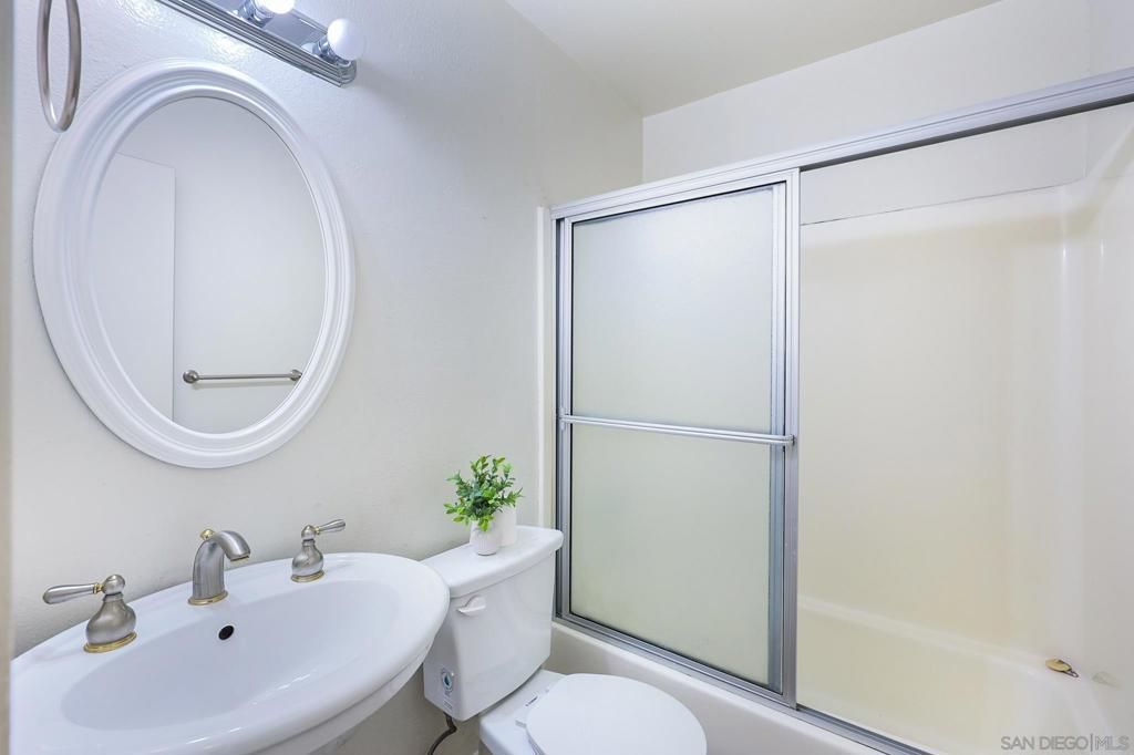 Image 29 of property listing at 7700 Parkway Dr Unit 2, La Mesa, CA 91942