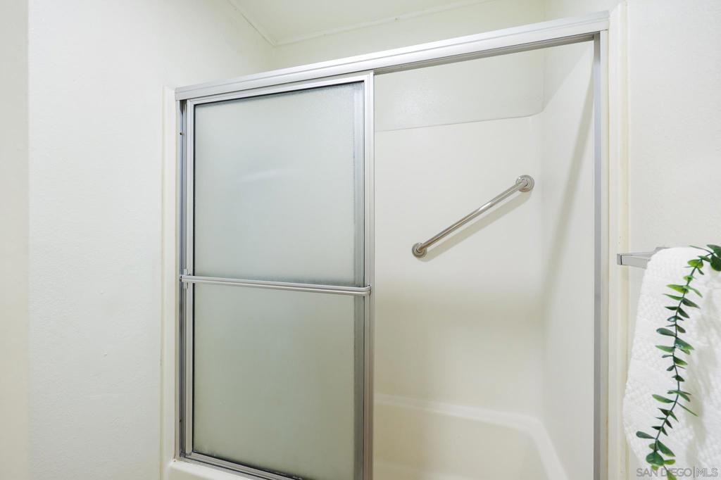 Image 4 of property listing at 7700 Parkway Dr Unit 2, La Mesa, CA 91942