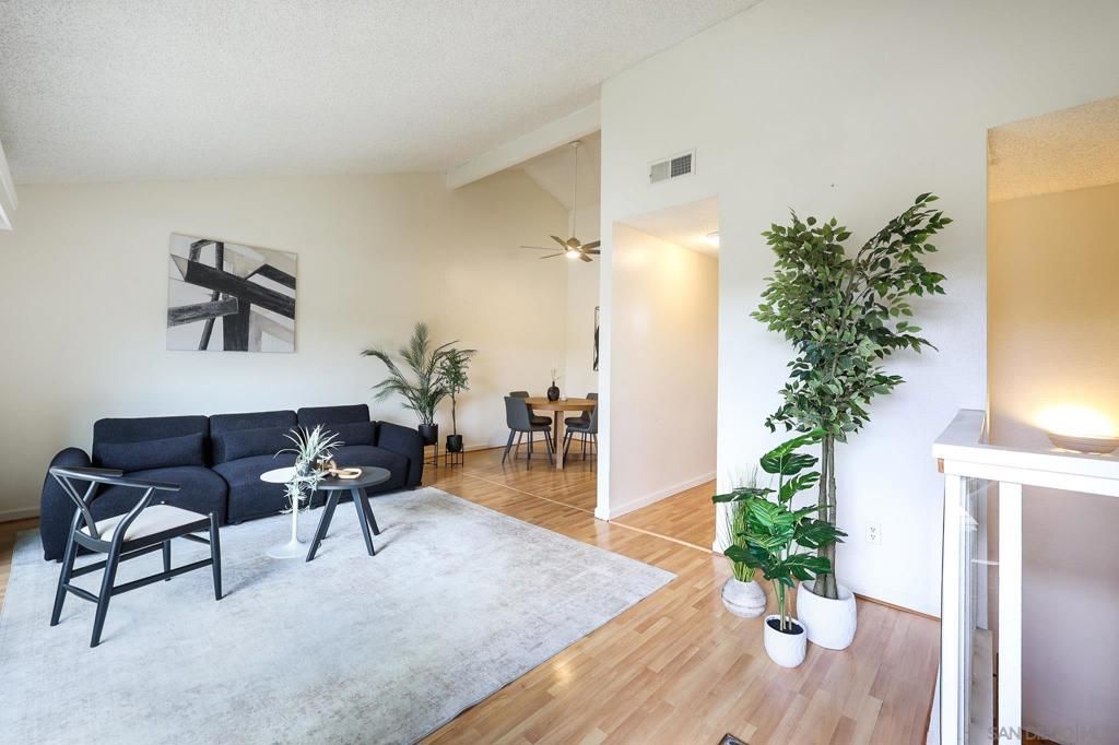 Image 7 of property listing at 7700 Parkway Dr Unit 2, La Mesa, CA 91942