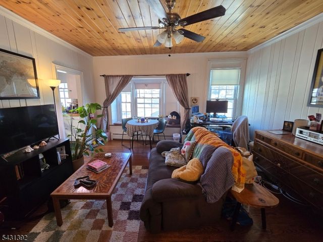 75 Main St, Sussex Boro, NJ 07461