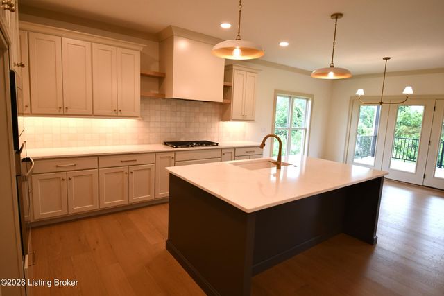 134 Noblewood Blvd, Jeffersonville, IN 47130