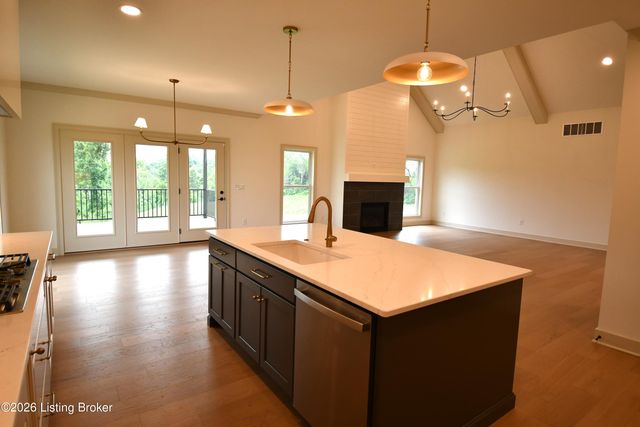 134 Noblewood Blvd, Jeffersonville, IN 47130