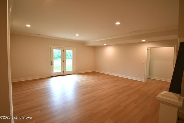 134 Noblewood Blvd, Jeffersonville, IN 47130
