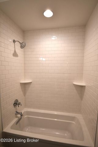 134 Noblewood Blvd, Jeffersonville, IN 47130