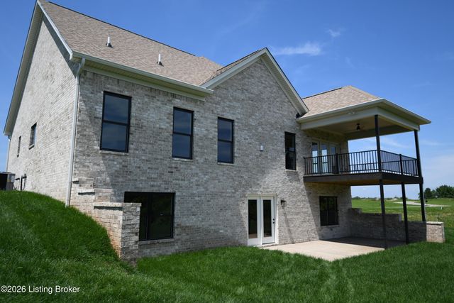 134 Noblewood Blvd, Jeffersonville, IN 47130