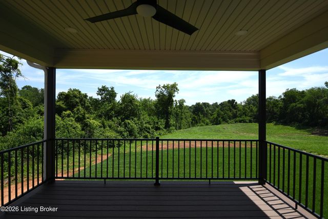 134 Noblewood Blvd, Jeffersonville, IN 47130