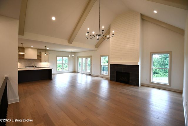 134 Noblewood Blvd, Jeffersonville, IN 47130
