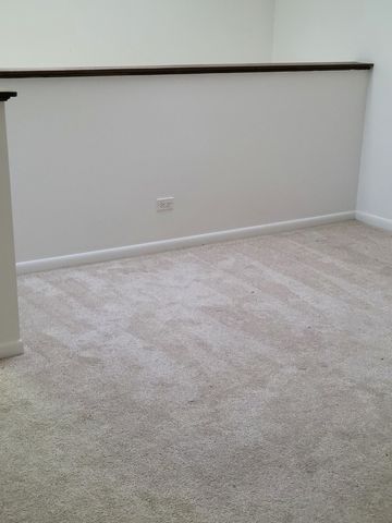943 Clark Drive 943, Gurnee, IL 60031