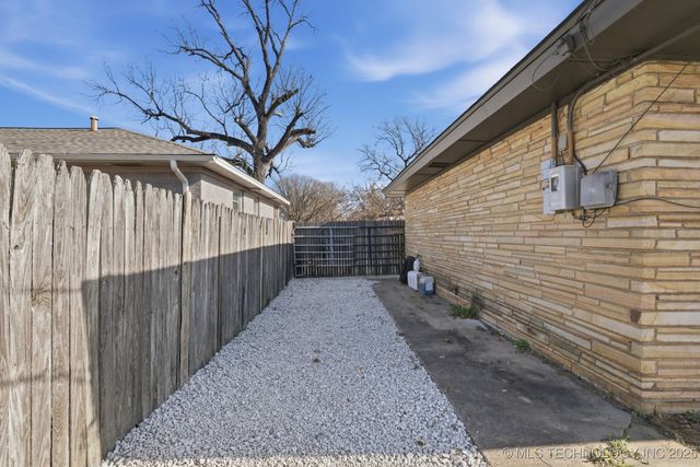 450 S 93rd East Avenue, Tulsa, OK 74112