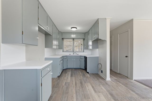 450 S 93rd East Avenue, Tulsa, OK 74112