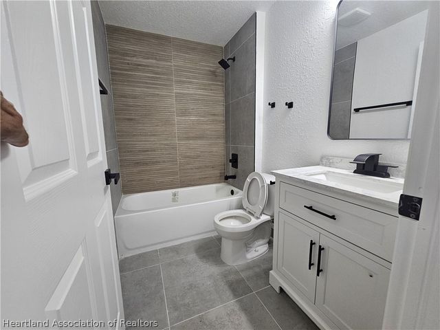 746 Kingfisher Avenue NW, Lake Placid, FL 33852